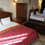 Avanos Suites 2*