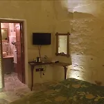 Avanos Suites 2*