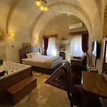 Avanos Suites 2*