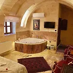 Avanos Suites 2*